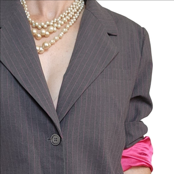 Blazer Gray with Pink pinstripes Pink Lining Collared Pockets MICHEAL KORES - Picture 6 of 14